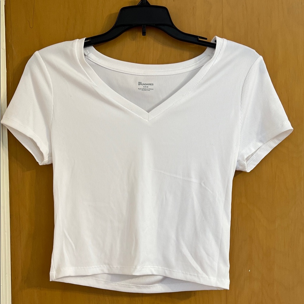 No Boundaries Crisp White V-Neck Short Sleeve Tee